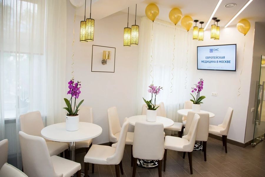 Роддом ЕМС на Правды