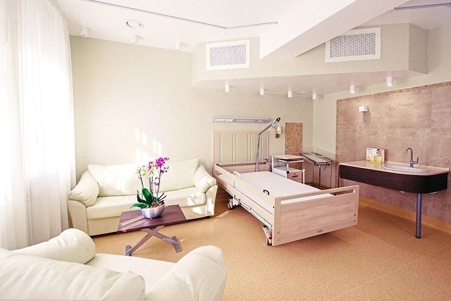 Роддом ЕМС на Правды